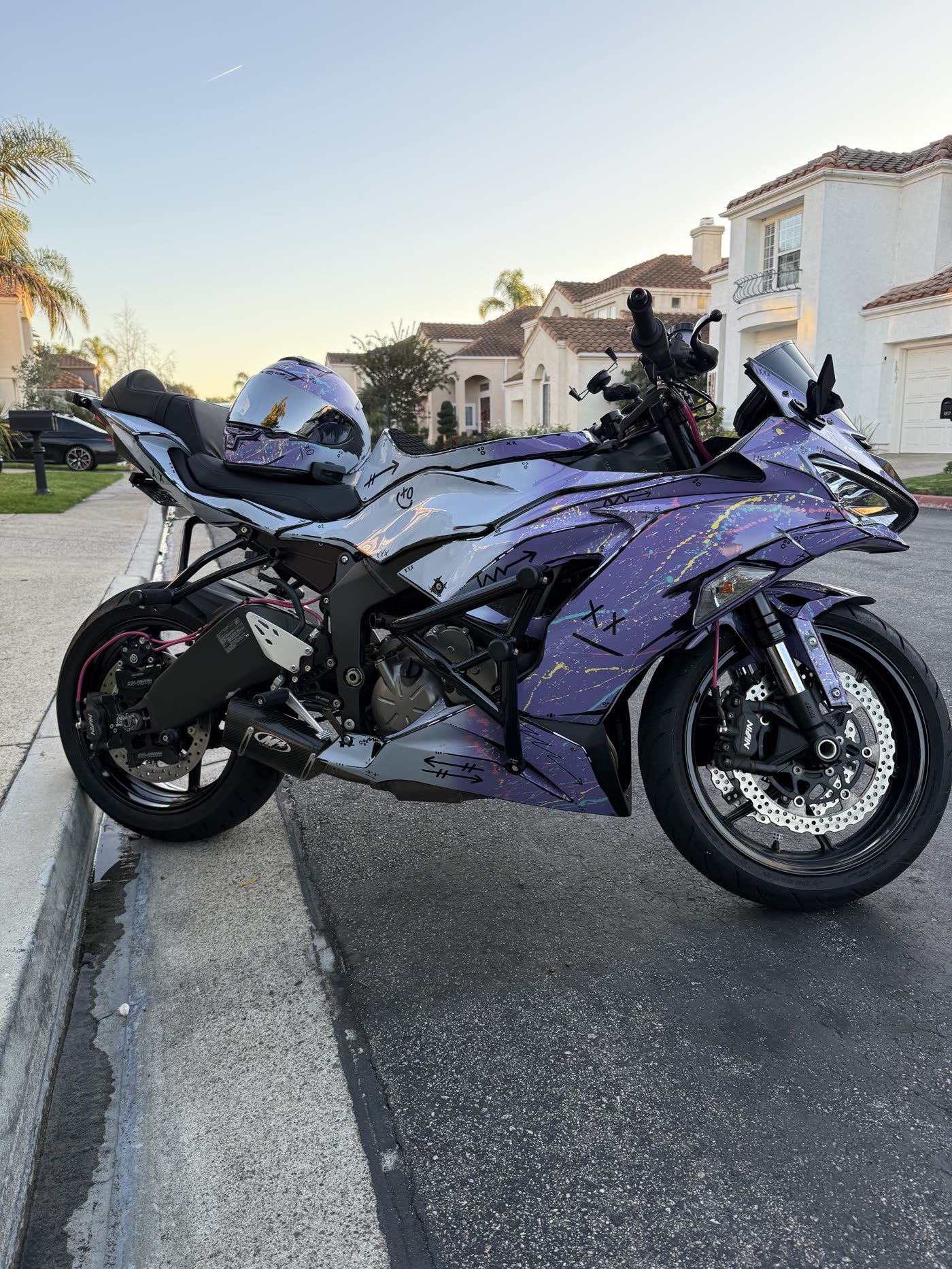 Kawasaki ZX-6R in purple fade with splatters